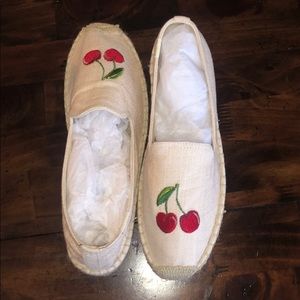 Soludos brand new cherry shoes